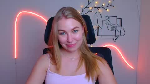 Emilia online show from July 21, 10:39 am