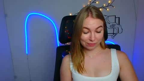 Emilia online show from July 17, 6:04 am