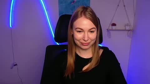 Emilia online show from October 12, 5:22 am