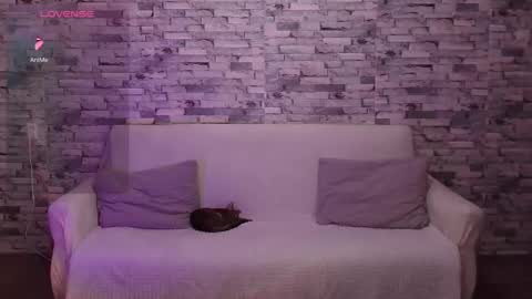 Amili online show from March 15, 1:58 pm