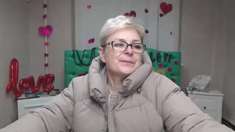 EmiliaGree online show from December 2, 6:50 pm