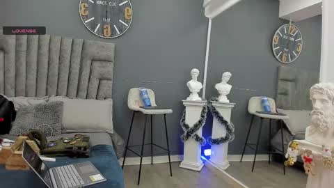 Emilio online show from December 16, 11:38 am