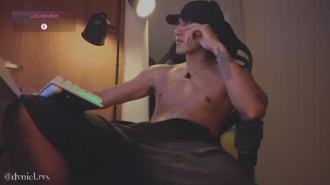 emilio_rivs online show from July 28, 4:21 am