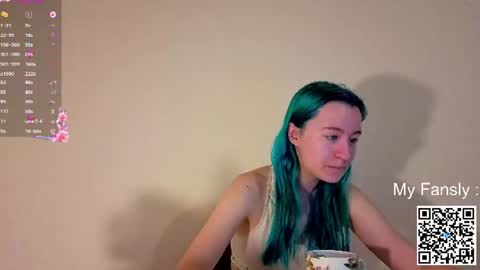 Emily online show from June 14, 9:39 pm