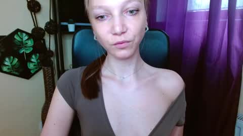 Emilly online show from April 14, 9:12 am