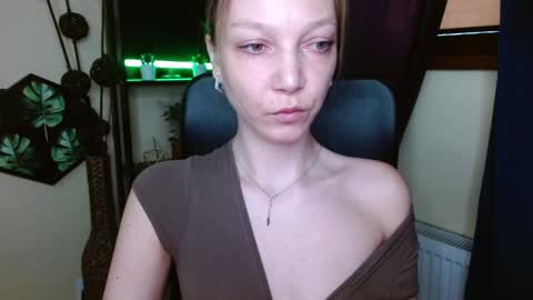 Emilly online show from April 7, 6:04 am