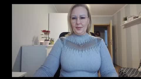 EmillyLove online show from January 7, 7:46 am