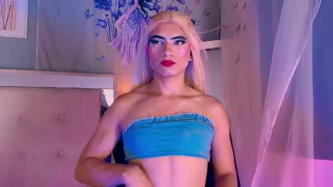 emily_castillo1_ online show from May 13, 6:12 am