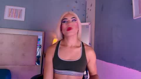 emily_castillo1_ online show from July 29, 6:24 am