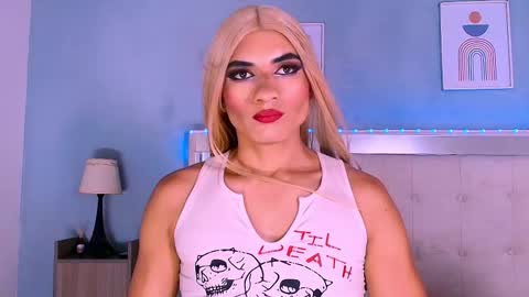 emily_castillo_1 online show from September 23, 5:34 am