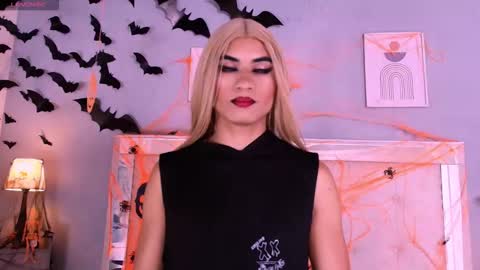 emily_castillo_1 online show from October 24, 4:24 am