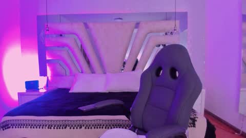 Emily online show from October 17, 11:36 am