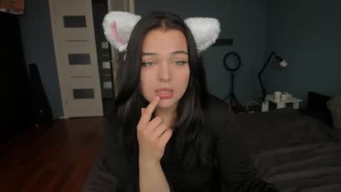 emily_ferra online show from June 25, 2:33 pm