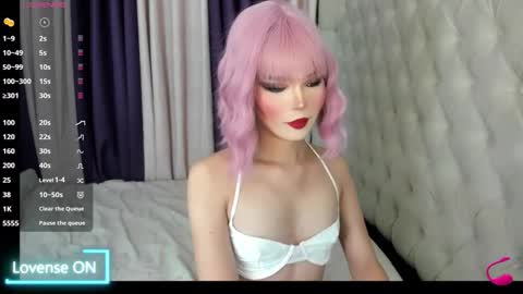 emily online show from November 16, 9:44 am