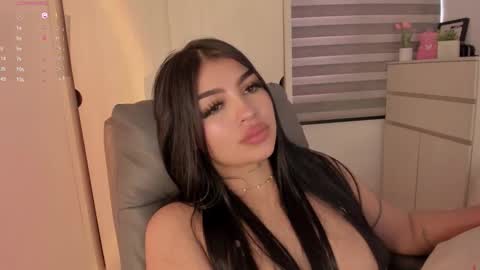 EmilyKenner  Independent model  online show from September 10, 2:07 pm