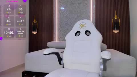 emily_kovac online show from June 10, 11:42 am