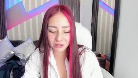 Emily online show from November 8, 3:26 pm