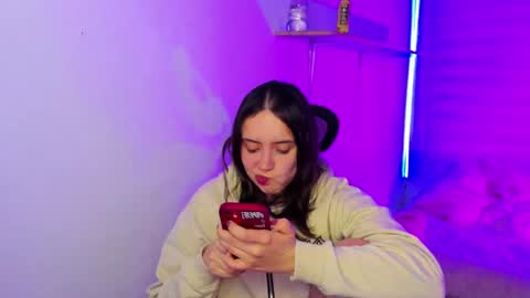 emily_lindey online show from November 22, 4:00 am