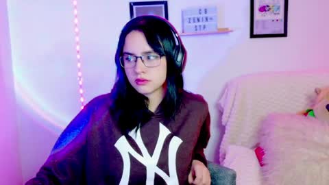 Emily Lindey online show from June 11, 2:53 am