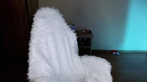 Snapshot of emily_nyaffe chatting on February 7, 1:47 am Lia online show from February 7, 1:47 am