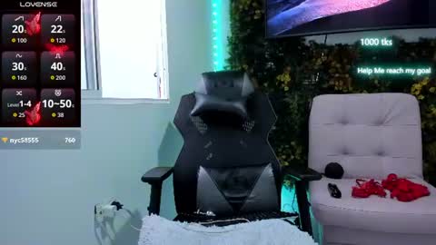 emily_palmeer online show from June 27, 12:22 pm