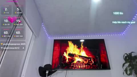 emily_palmeer online show from October 28, 11:44 am