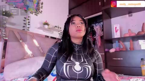 Snapshot of emily_restrepoo chatting on October 22, 6:16 am Emily online show from October 22, 6:16 am