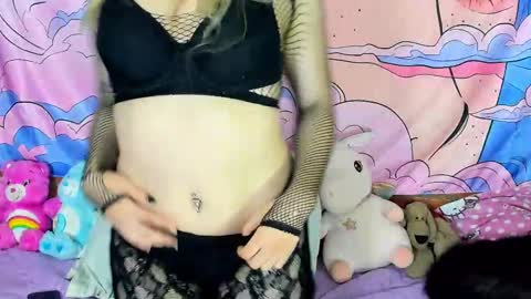 emily_salvatore online show from February 24, 11:41 pm