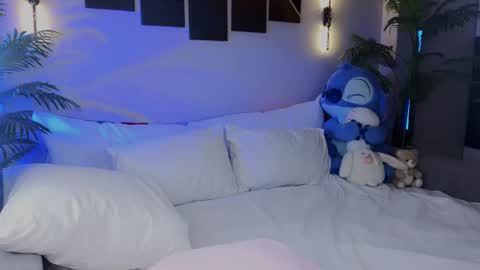 emily shepard online show from April 15, 3:43 am