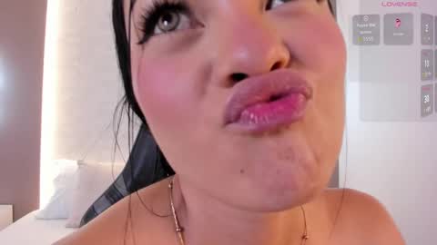 emily_tolson online show from December 13, 7:53 pm