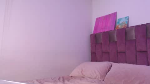 Snapshot of emily_w2 chatting on September 13, 4:26 am emily_w2 online show from September 13, 4:26 am