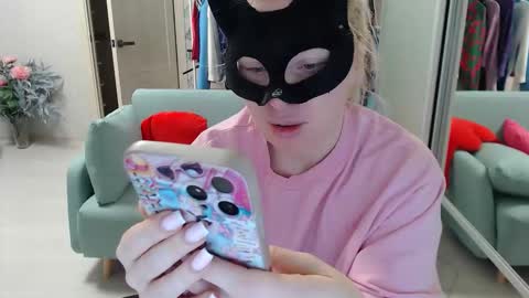 Emily online show from March 4, 6:05 pm