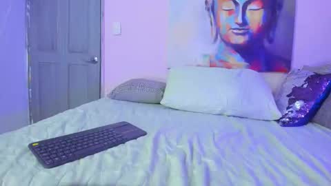 EMILY online show from April 15, 3:10 am