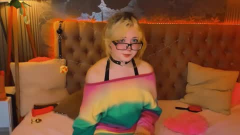 Baby Emelli online show from May 8, 7:47 am