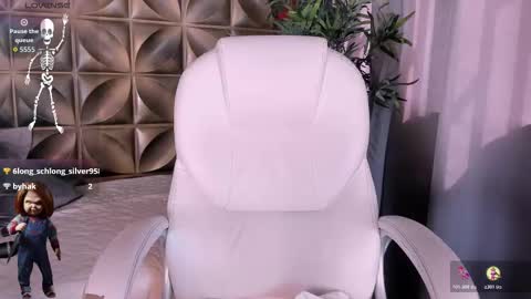 Snapshot of emilydarkwood chatting on October 25, 2:50 pm  Emily  online show from October 25, 2:50 pm
