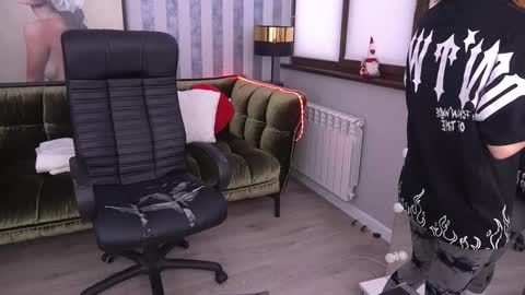 Emily online show from February 24, 6:27 am