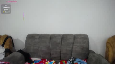 Emilyhines online show from January 8, 2:06 am