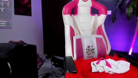 Emily Jhonson online show from February 27, 6:09 pm