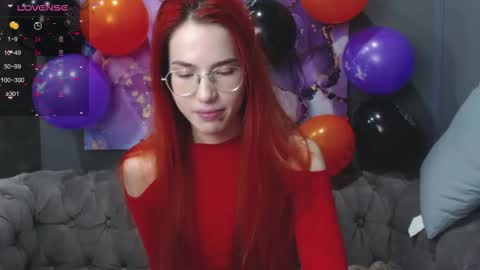 Snapshot of emilykents chatting on October 23, 2:13 am EmilyKents online show from October 23, 2:13 am