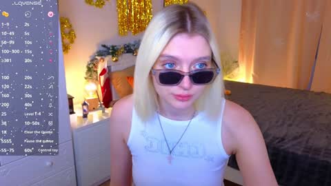 Emily online show from December 3, 1:17 pm