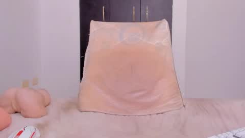 Emily Michaels online show from January 15, 8:06 pm