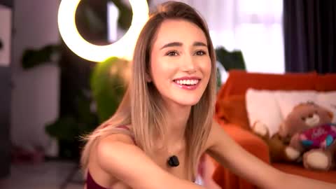 Emily online show from November 7, 7:44 am