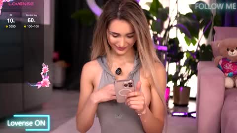 Emily online show from September 20, 5:21 am