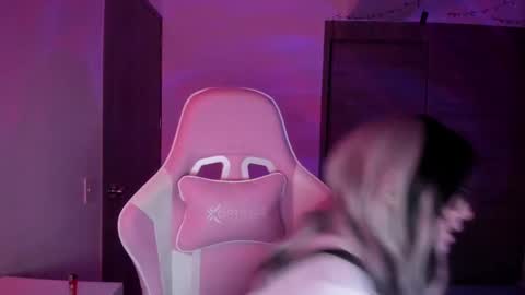 EMILY online show from March 1, 4:26 am