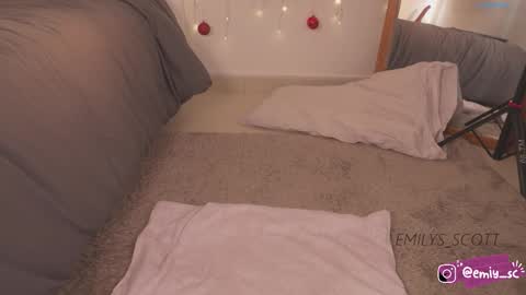 Emy  online show from January 5, 5:27 pm