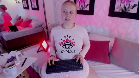 Summer 3 online show from December 5, 5:39 am