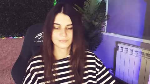 Snapshot of emilytucker chatting on October 4, 1:58 am Emily online show from October 4, 1:58 am