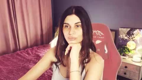 Snapshot of emilytucker chatting on October 16, 8:03 am Emily online show from October 16, 8:03 am