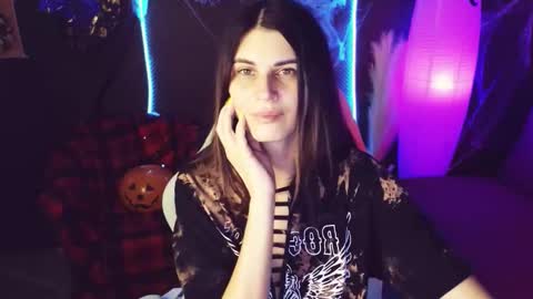 Emily online show from November 1, 2:01 am