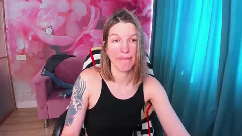 EmilyWalkers online show from February 23, 10:17 am